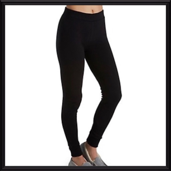 UGG Pants - ⚠️ 1 LEFT! UGG jogger pants black